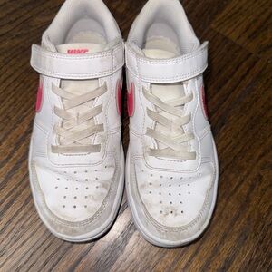 Girls Court Borough Low 2 Stay-Put Closure Casual Sneakers